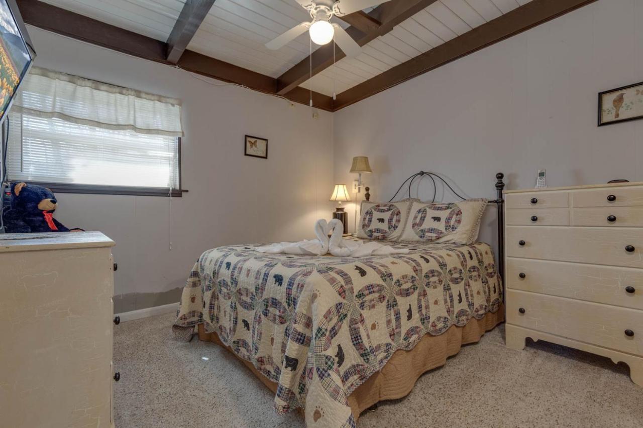 Bear View Chalet, 3 Bedroom, Pool, Pets, Arcades, Wifi, Hot Tub, Sleeps 12 Gatlinburg Eksteriør billede