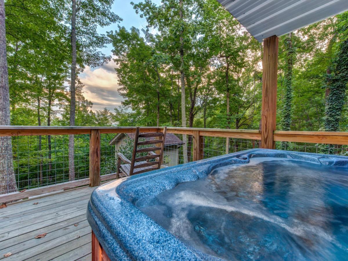 Bear View Chalet, 3 Bedroom, Pool, Pets, Arcades, Wifi, Hot Tub, Sleeps 12 Gatlinburg Eksteriør billede