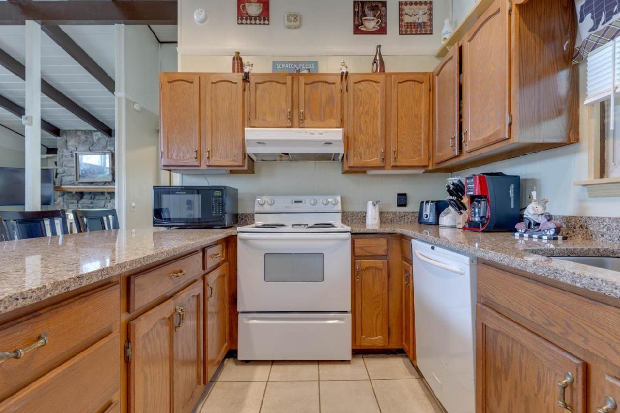 Bear View Chalet, 3 Bedroom, Pool, Pets, Arcades, Wifi, Hot Tub, Sleeps 12 Gatlinburg Eksteriør billede