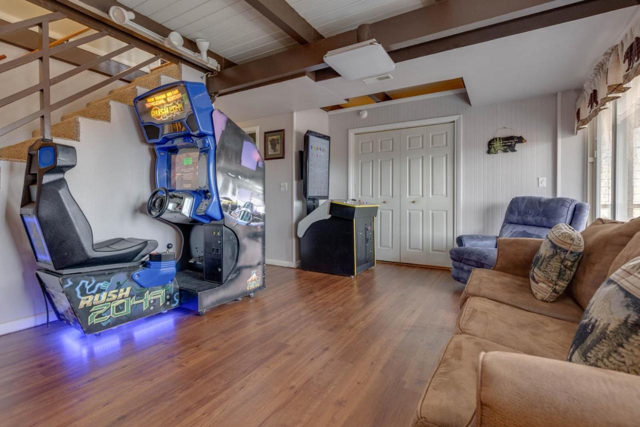 Bear View Chalet, 3 Bedroom, Pool, Pets, Arcades, Wifi, Hot Tub, Sleeps 12 Gatlinburg Eksteriør billede